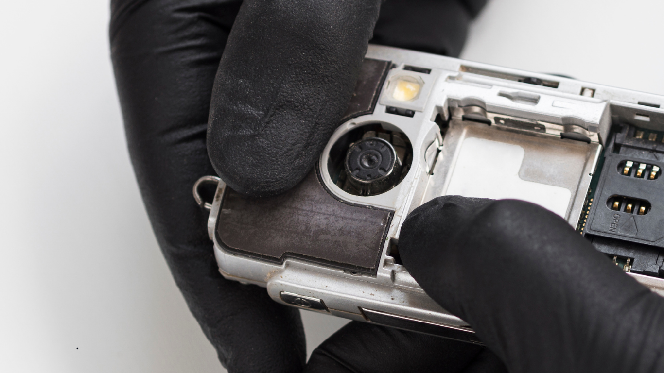 Phone camera lens replacement by expert repair technician