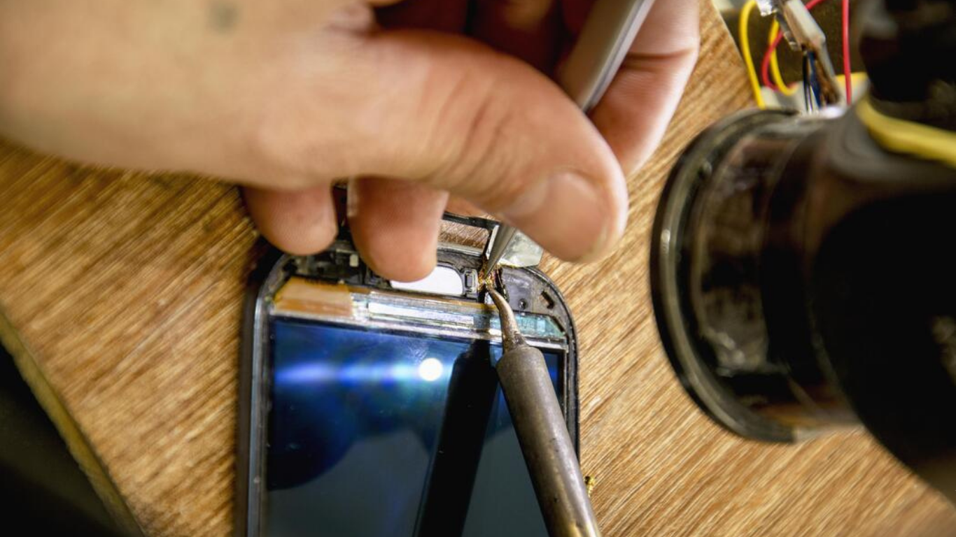 Front camera blurry issue on smartphone